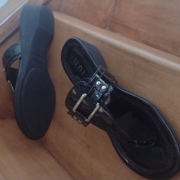 NEW UNISA manmade black patent sandals size 8 - Picture 5 of 8